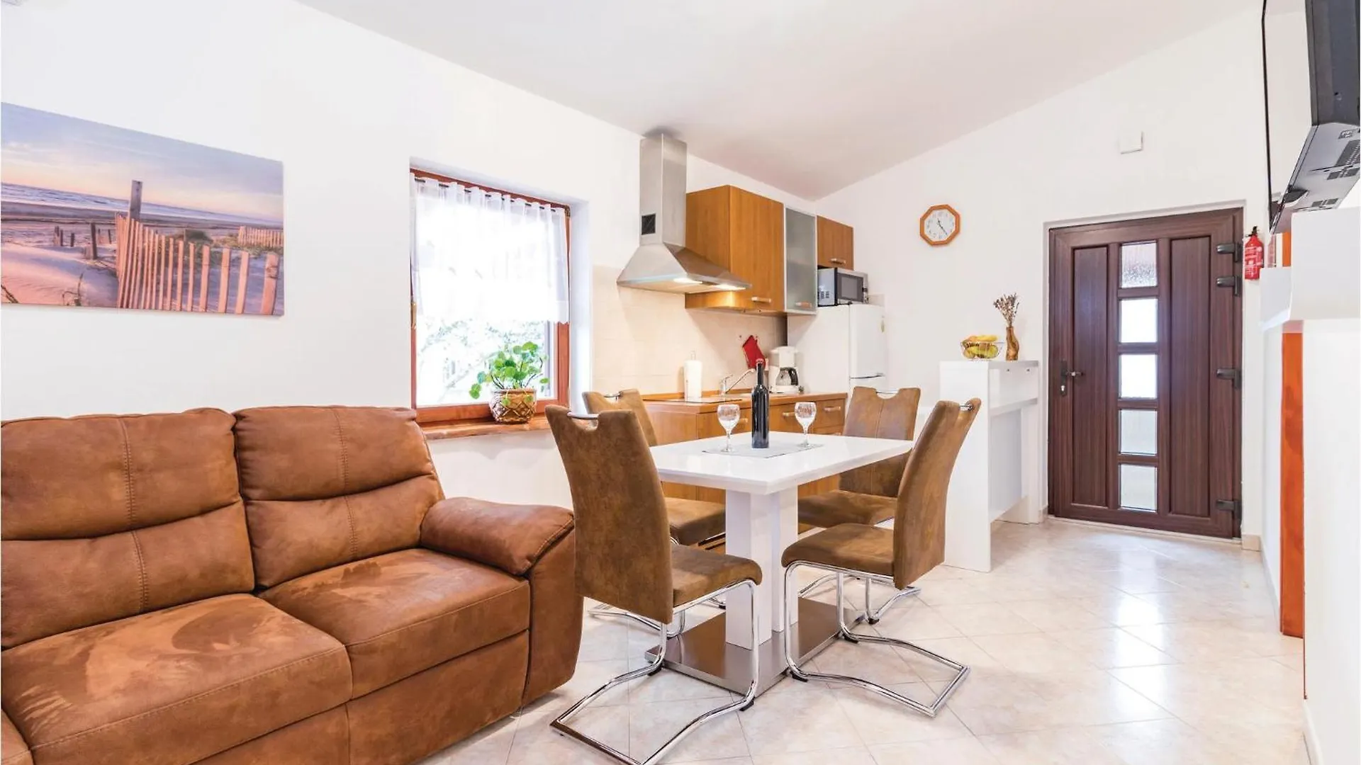 2 Bedroom Beautiful Home In Rebici