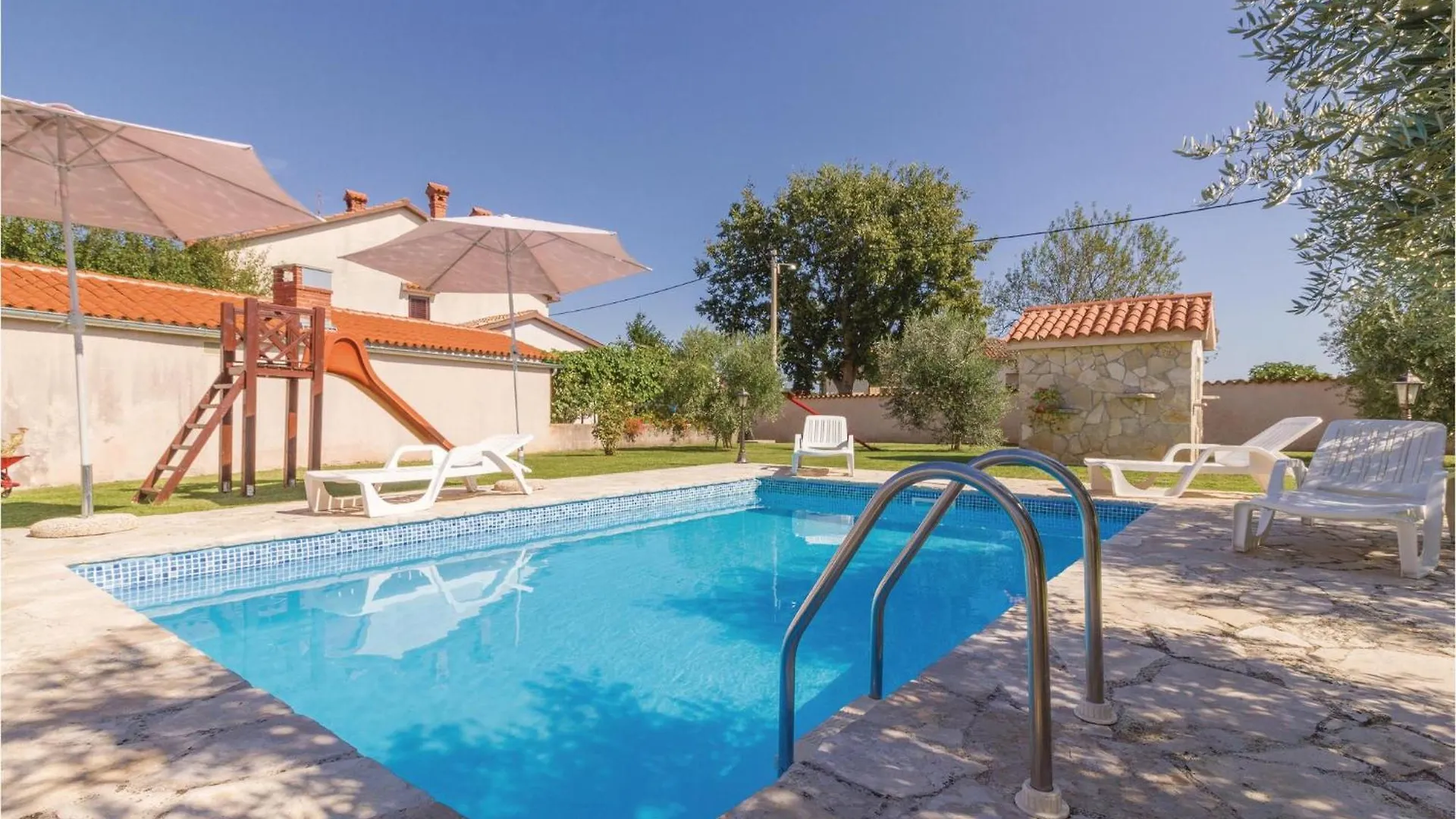 Holiday home 2 Bedroom Beautiful Home In Rebici