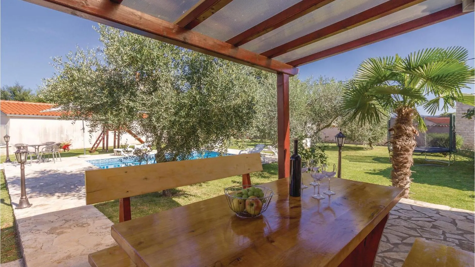 2 Bedroom Beautiful Home In Rebici 0*,
